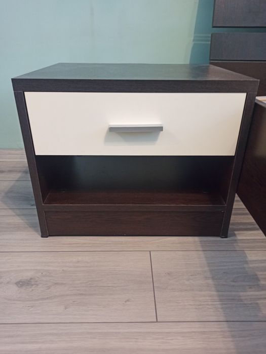 Спалня с подматрачни рамки+матрак