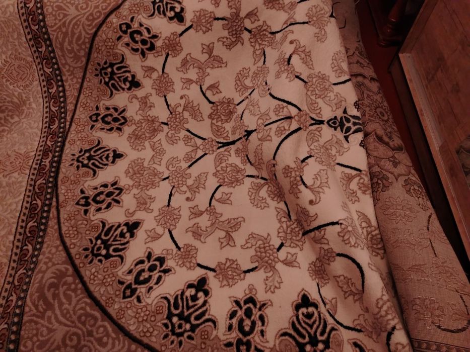 Палас янги срочно сотилади