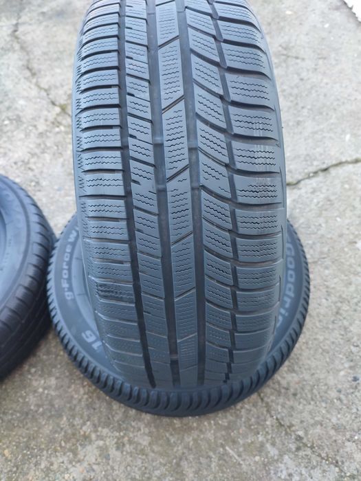 2 бр. 205/55/16 зимни гуми Toyo