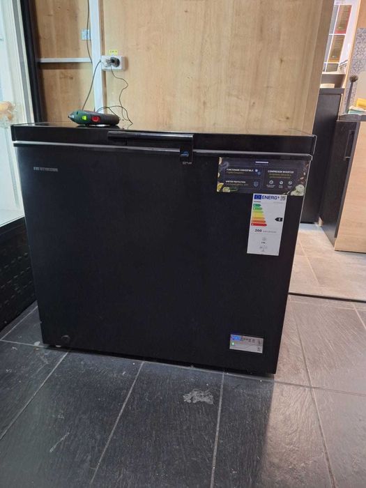 Lada frigorifica Heinner 198L