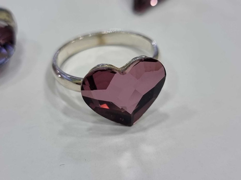 Сребърен комплект с кристали, обеци, пръстен, висулка