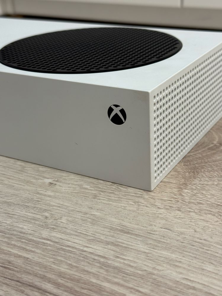 Xbox series S полная комплектация