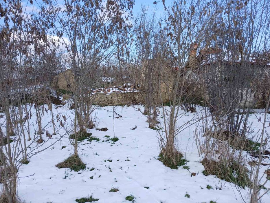 Продава стара къща с.Воденичане общ Стралджа