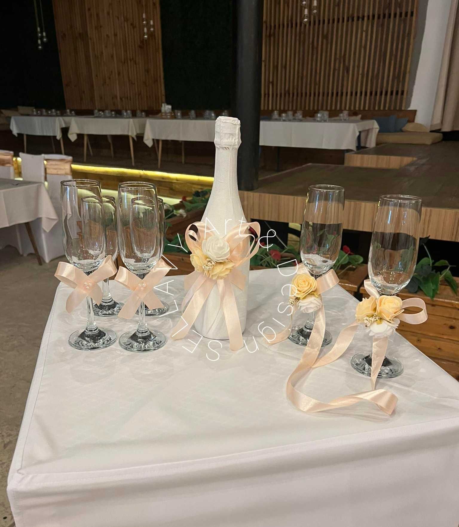 Подаръчни сватбени сетове с чаши