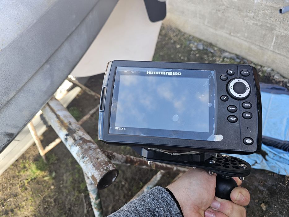 Vand sonar Humminbird Helix 5 CHIRP GPS G3 cu sonda XNT9HWT