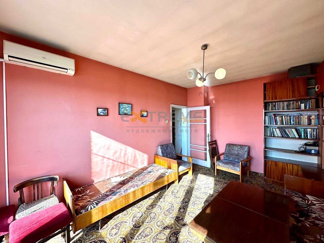 Продава се Тристаен апартамент в Варна, Цветен квартал - 68 кв.м за 1750 €/кв.м - Снимка #2
