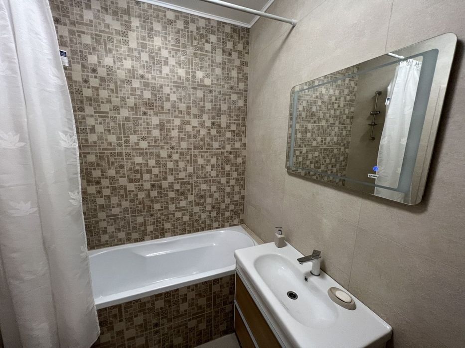 Inchiriez apartament 2 camere + parcare privata (Prima Onestilor)