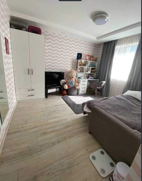 Продава се Тристаен апартамент в Варна, Бриз - 100 кв.м за 2350 €/кв.м - Снимка #5
