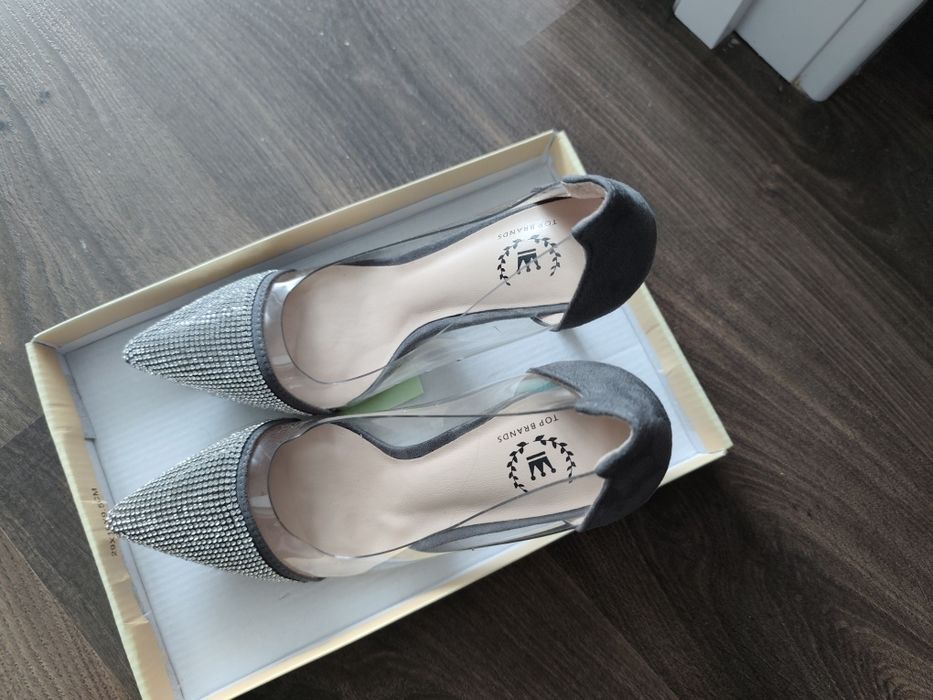 Продаются туфли женские