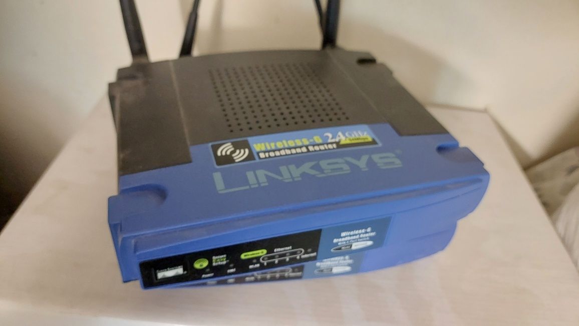 2 Routere Wireless Linksys WRT54GL