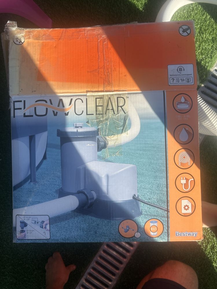 Vand piscina ovala Bestway Steel Pro MAX, cu pompa, scara si accesorii