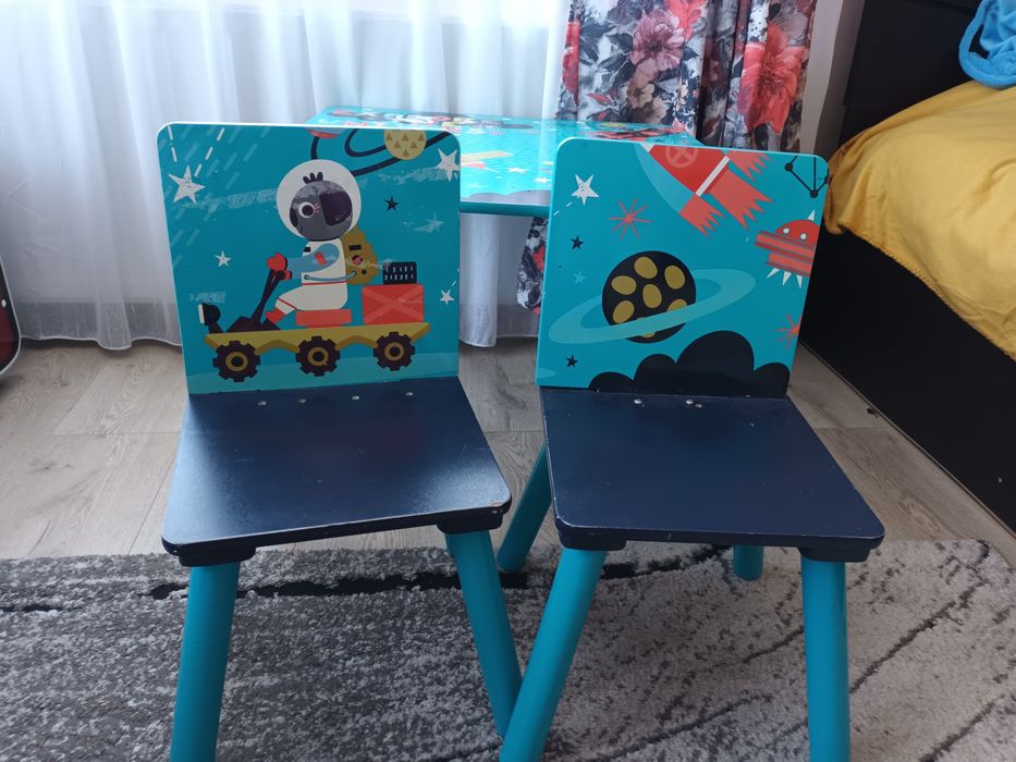 Детска маса със столчета