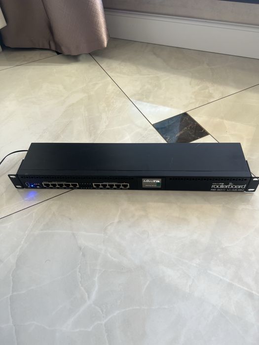 Маршрутизатор MikroTik RB3011UiAS-RM