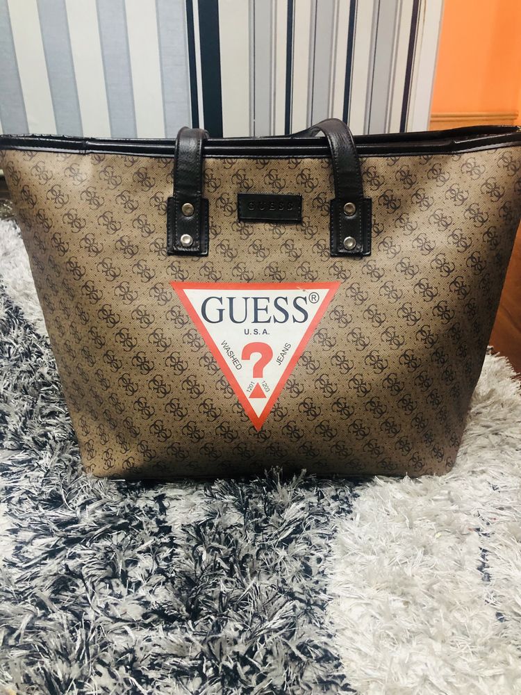 Чанта Guess