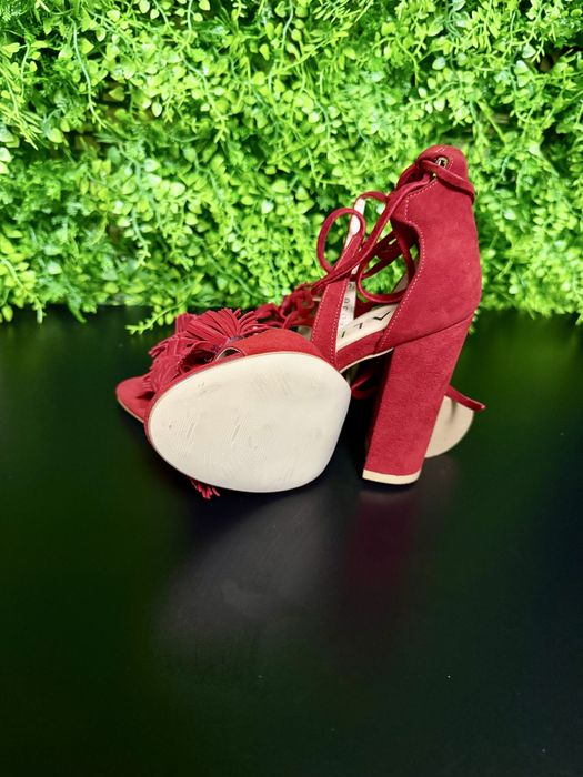Sandale din piele intoarsa marimea 36
