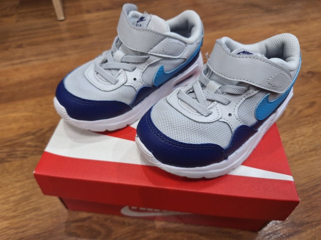 Детски маратонки NIKE AIR MAX 270