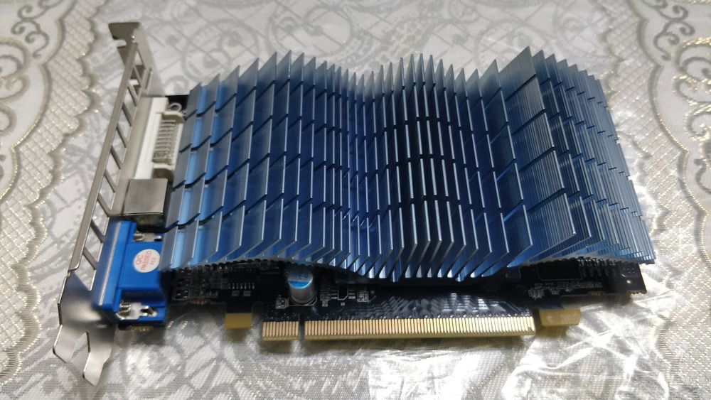 Videokarta ddr2 GT512mb