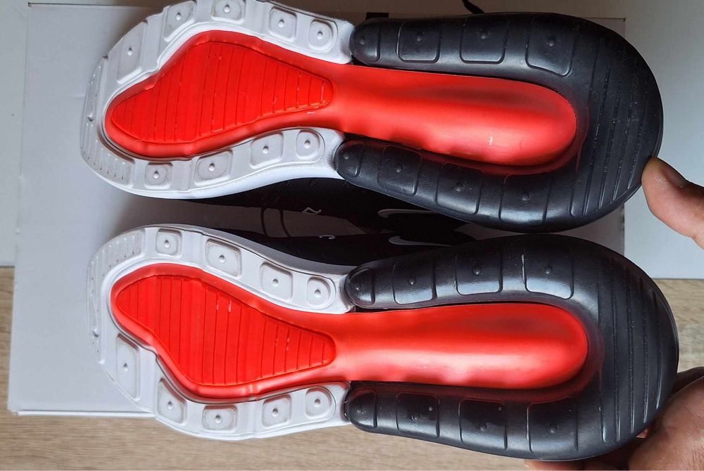 Маратонки Найк Air Max 270