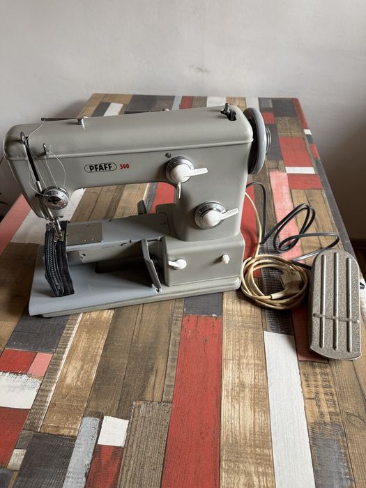 Masina cusut Pfaff 360