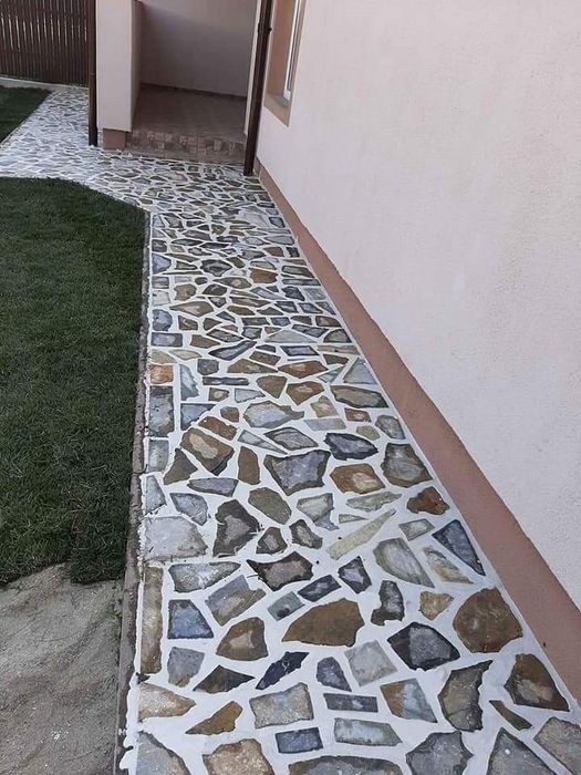 Vând piatră și montez