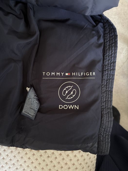 Дамско зимно яке с гъши пух Tommy Hilfiger M размер с качулка