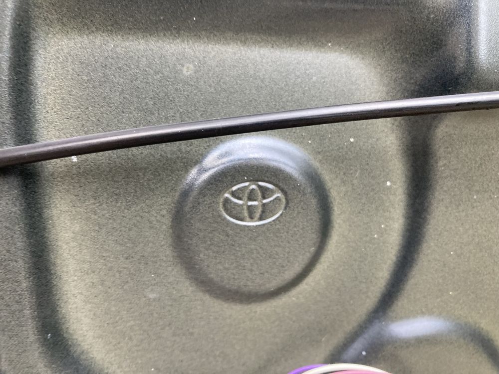 Задна лява врата за тойота аурис комби/Toyota Auris 12-15г