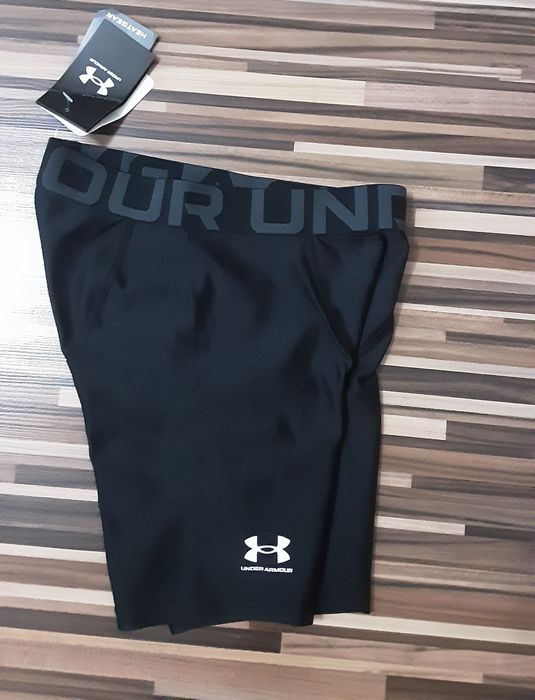 (S)  NIKE under armour оригинални памучни тениски,панталон и клин