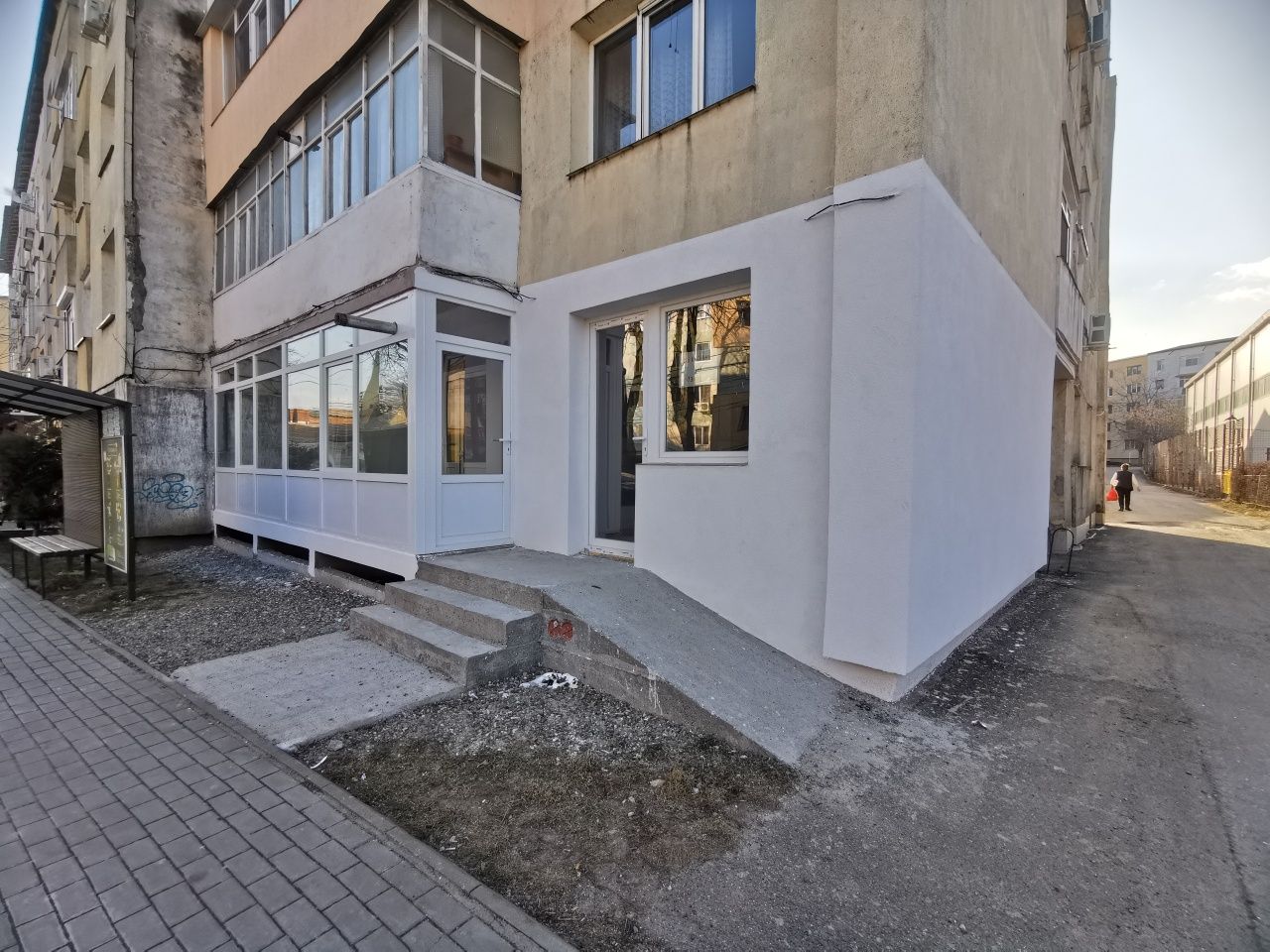 Inchiriez spatiu comercial / birouri