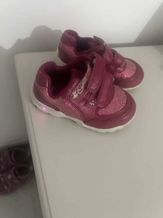 Adidasi Clarks marimea 21