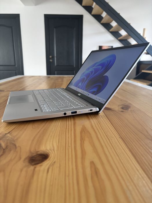 Acer Swift 3• procesor i5-11th gen• SSD 512• taste luminate•Full Metal