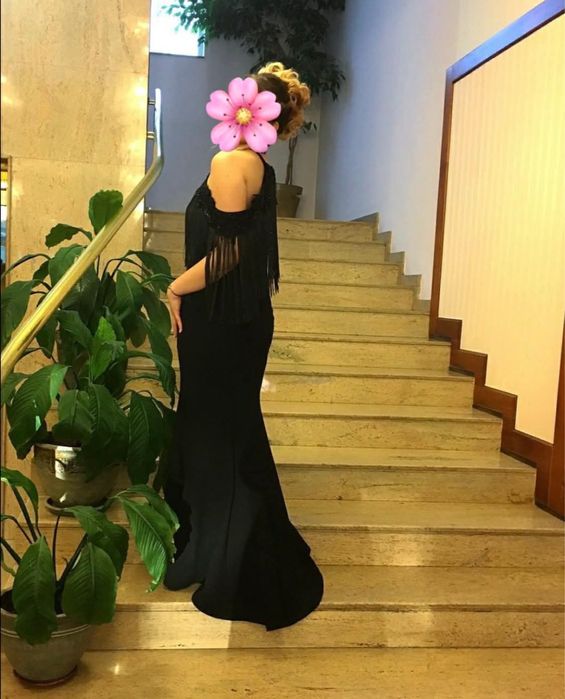 Черна бална рокля