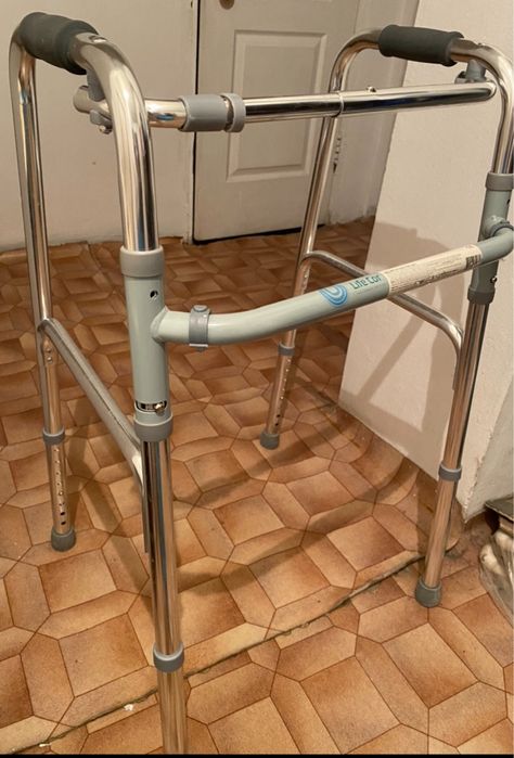 Продам ходунок взрослый