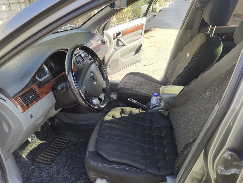 Lacetti 2012 sotiladi