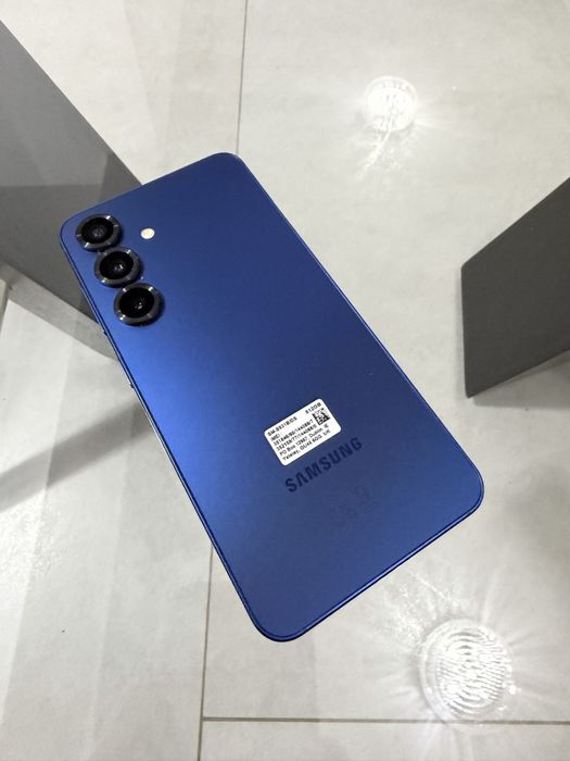 Samsung S25 navy 512GB / 12GB RAM • ca NOU • neverlocked