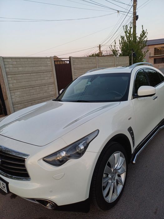 Vând/Schimb +/- diferență Infiniti 3.0 Diesel 2014