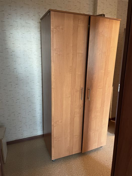 Шкаф для одежды в хорошем состоянии
