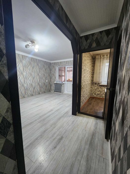 Квартира 2 хоналик сквазной сотилади