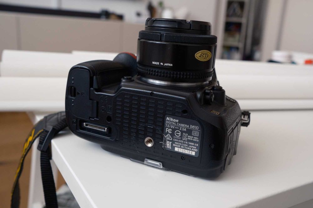 Aparat foto | Nikon D610 | 27.7 k Cadre | 2 Baterii | + 50 mm 1.8