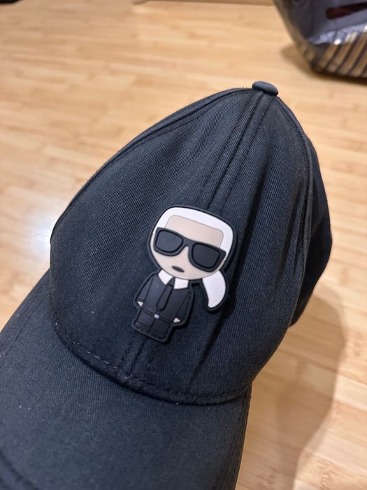 Karl Lagerfeld шапка с козирка