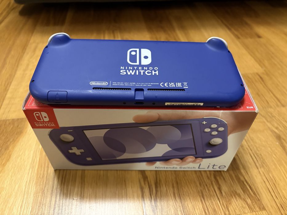Nintendo Switch Lite în stare impecabila
