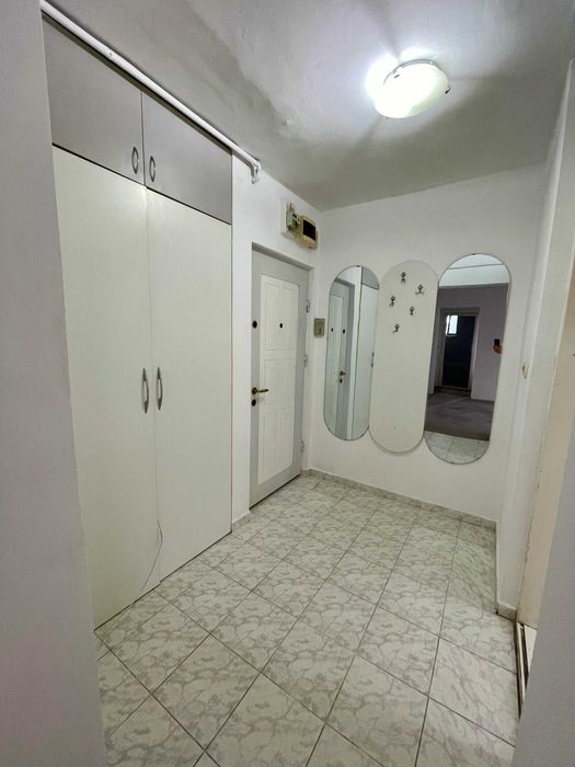 Apartament 2 camere de vanzare.