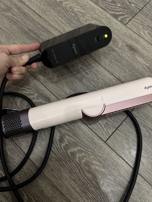 Продам dyson airtrait