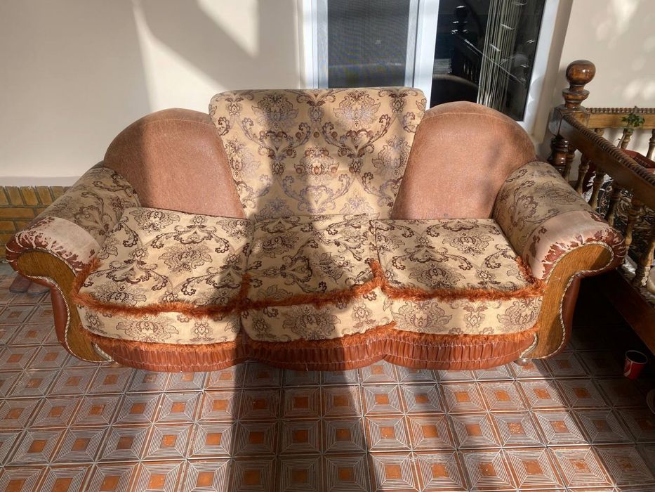 Divan kreslo chixoli bilan