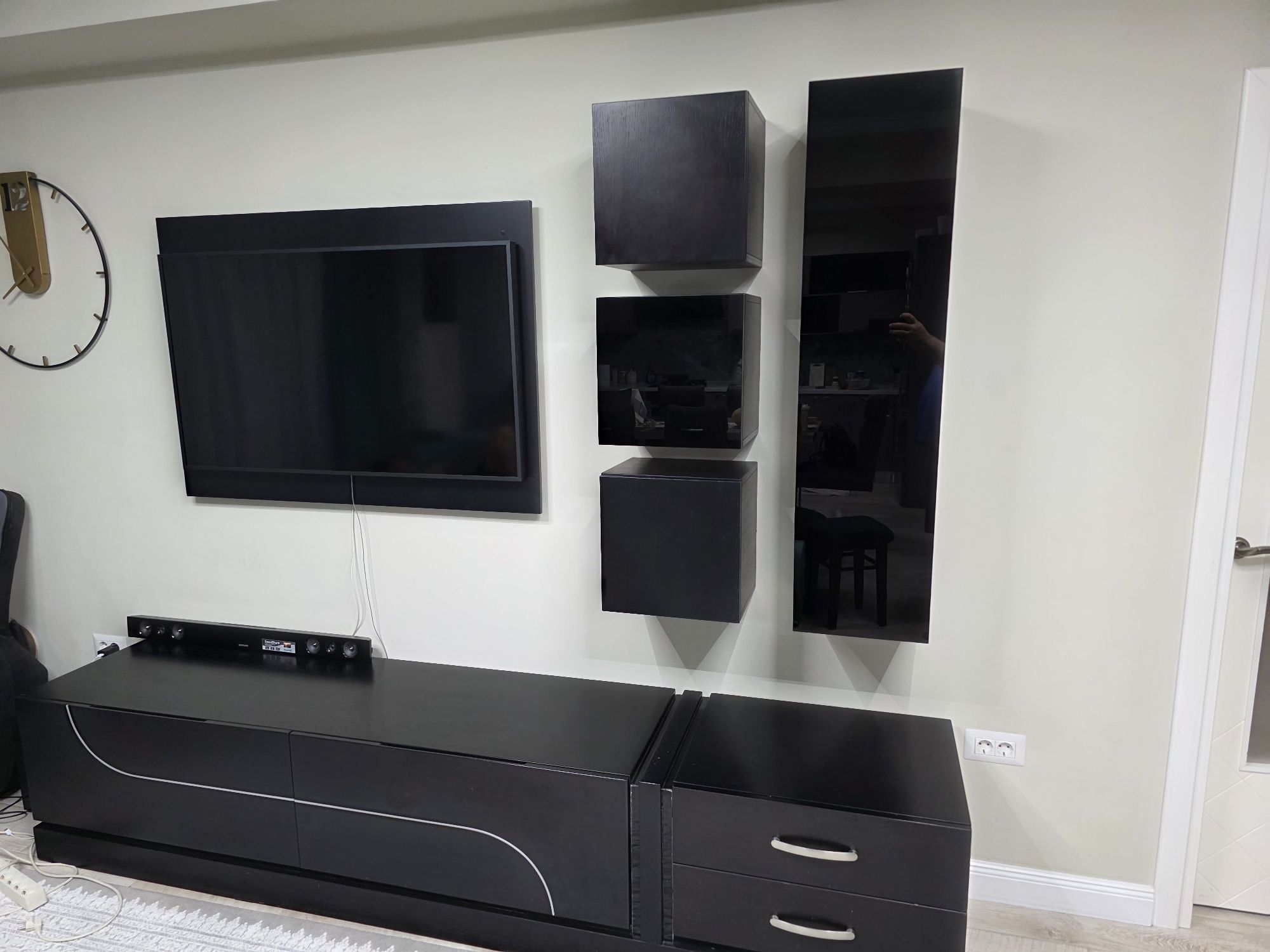 Mobila de living, comoda si mobilier hol