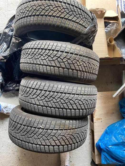 Зимни гуми GOOD YEAR 215/50/17