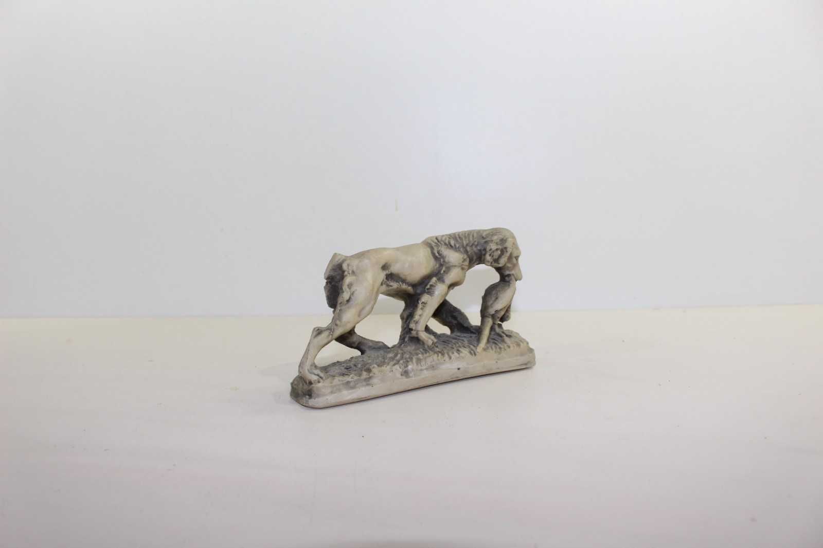 Стара италианска статуетка скулптура на Ловджийско куче с дефект