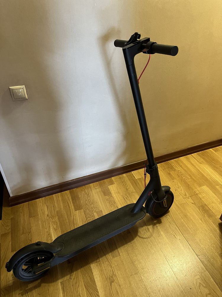 Электро самокат Mi Electric Scooter Pro