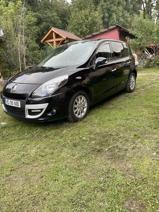 Renault scenic 1.9 disel an 2011 ,stare foarte buna.