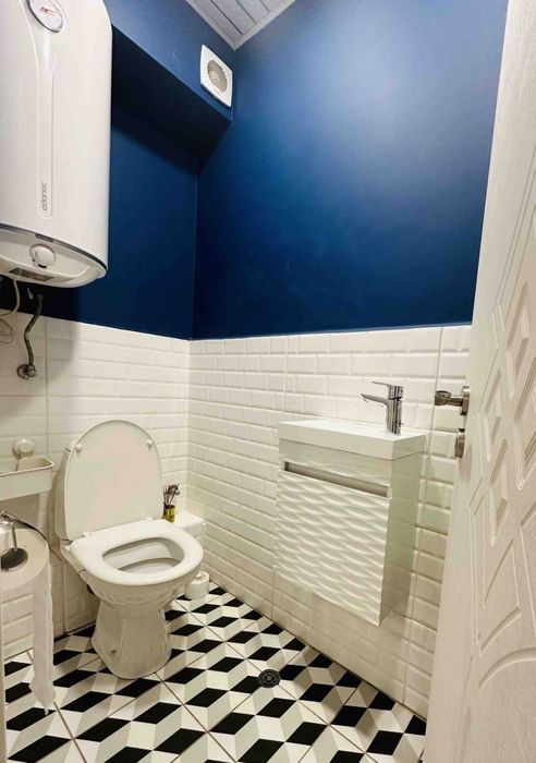 Дава се под наем Тристаен апартамент в Варна, Левски - 111 кв.м за 821 € - Снимка #8