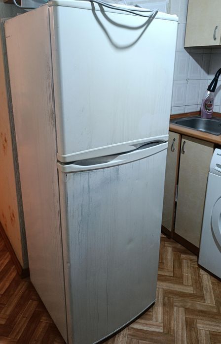 Продам холодильник